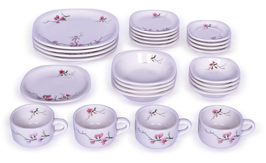 Twenty-Six Pieces of Fred Harvey Santa Fe Railroad Restaurant Trend Pattern China - Plates, Cup,: A large group of restaurant china in the Fred Harvey Trend pattern by Syracuse. Includes four 8 1/2" dinner plates dated 5-D, one 6" plate dated 101-L, five 5" small plates dated 100-D (a few show mil