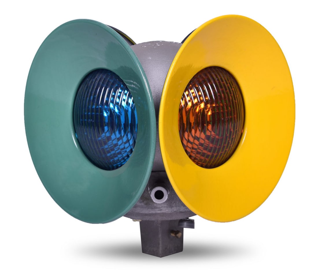 New Old Stock Western Railroad Supply No. 1870 Electrified Switch Lamp w/ Green and Yellow Day (1 of 4)