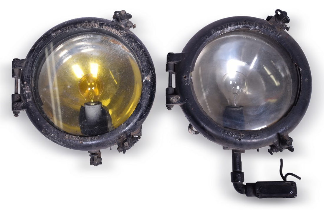 Pair of Pyle-National Tender Marker/Inspection Lamps (1 of 6)