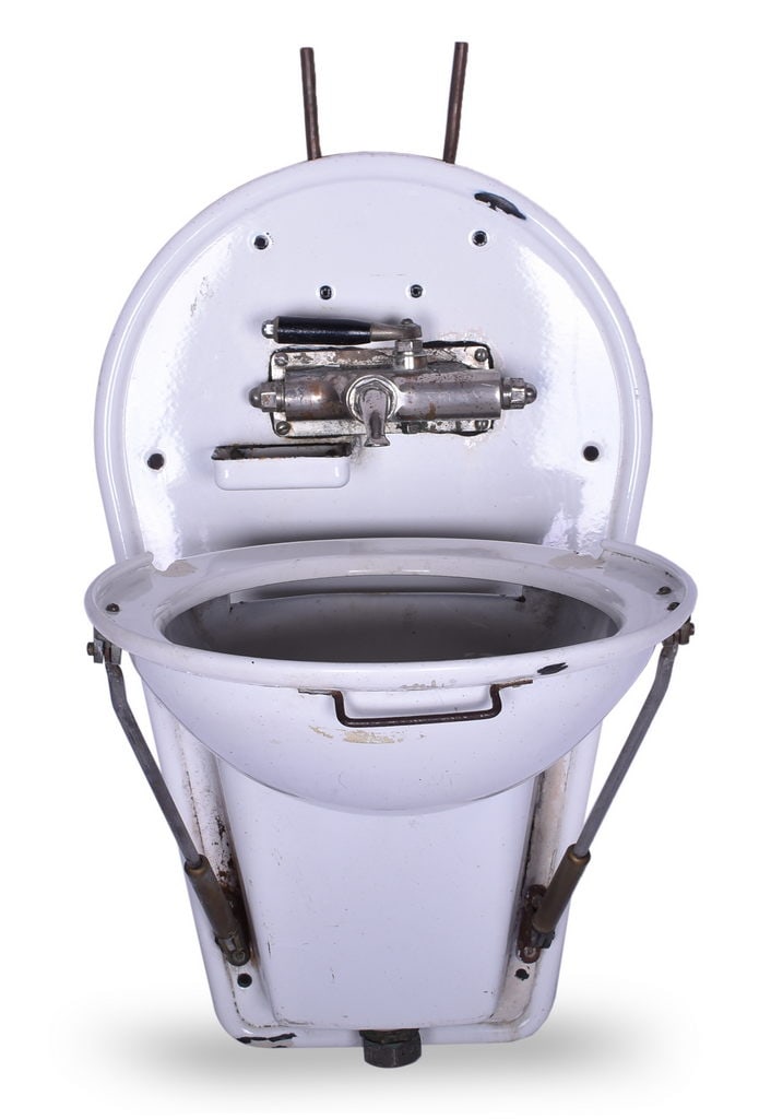 Adams & Westlake Porcelain Railroad / Pullman Porcelain Fold Down Wash Basin (1 of 4)