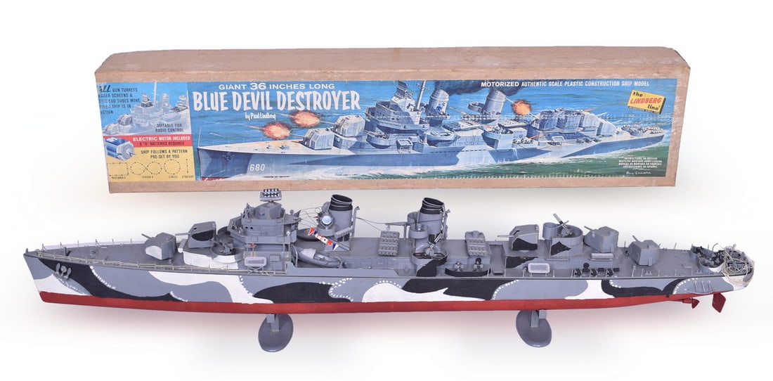 Original Issue Lindberg Line Motorized Blue Devil Destroyer Model (1 of 6)