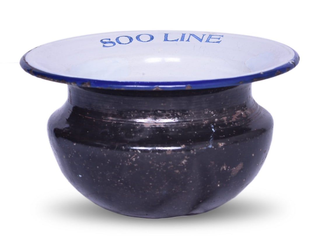 Soo Line Porcelain Railroad Spittoon (1 of 5)