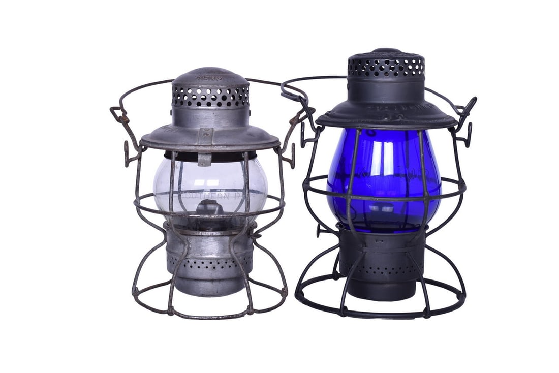Pair of Southern Railway Railroad Lanterns - Adlake Reliable and Adlake Kero (1 of 5)