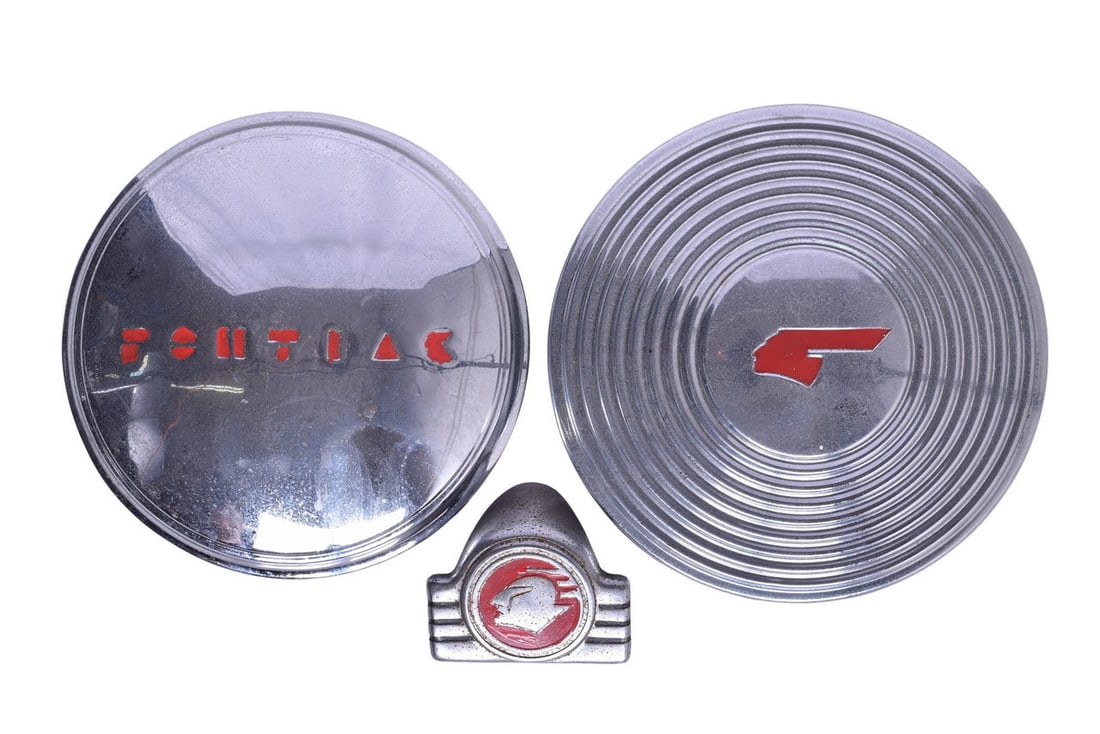 Chrome Pontiac Bumper Guard Emblem and Hub Caps (1 of 5)