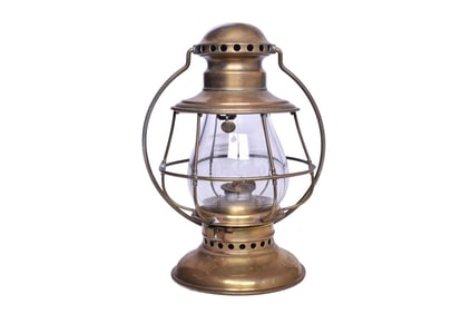 Steam Gauge & Lantern Co. Presentation Lantern w/ Old English Etched Globe.