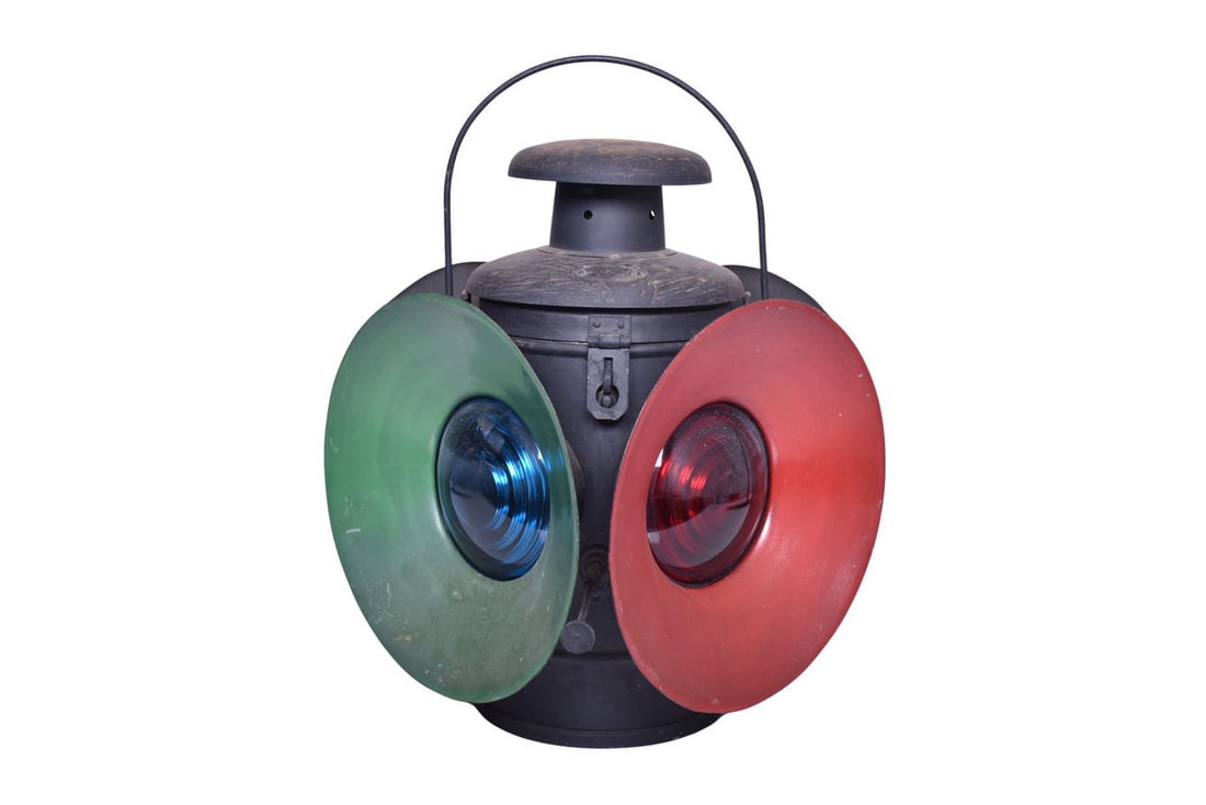 Todd Specialties Switch Lamp with Red and Green Porcelain Day Targets: Todd Specialties Switch Lamp with Red and Green Porcelain Day Targets Switch lamp with TODD maker's tag on the shoulder of the lid and red and green porcelain day targets. Lamp body is in good conditi