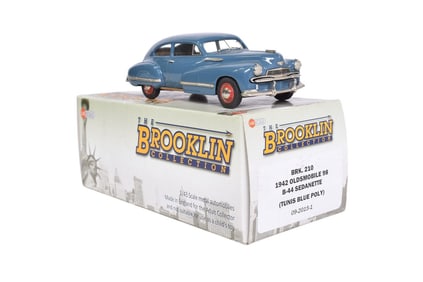 Brooklin BRK210 1942 Oldsmobile 98 B-44 Sedanette