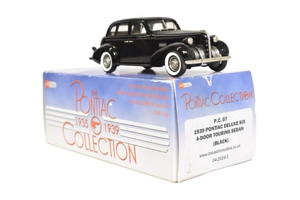 Brooklin PC07 1939 Pontiac Deluxe Six Four-Door Touring Sedan
