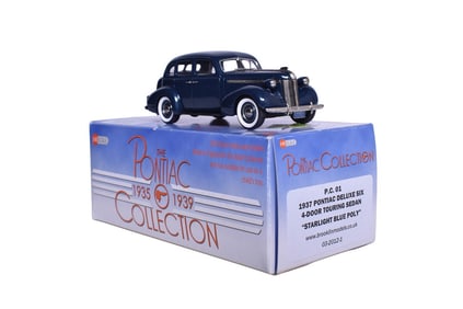 Brooklin PC1 1937 Pontiac Deluxe Six Four-Door Touring Sedan
