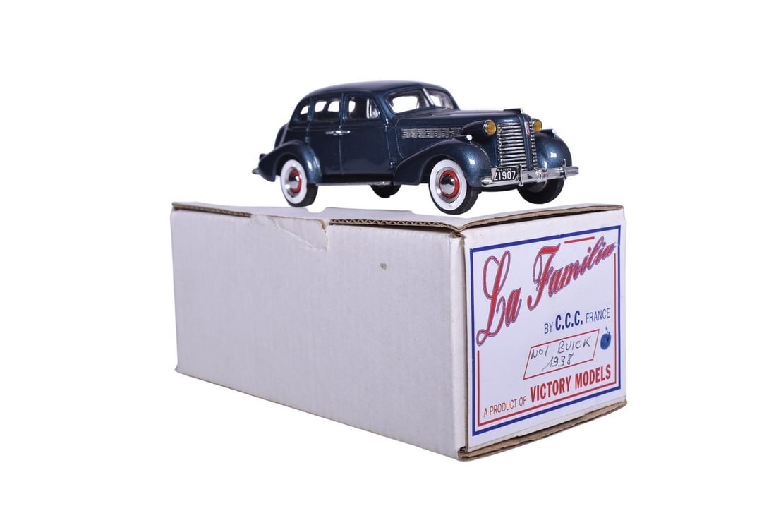 Victory Models La Familia No. 1 1938 Buick Special Series 40 (1 of 3)
