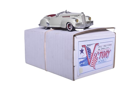 Victory Models VM-6 1942 Packard Super 8 Custom 180 Darrin Convertible