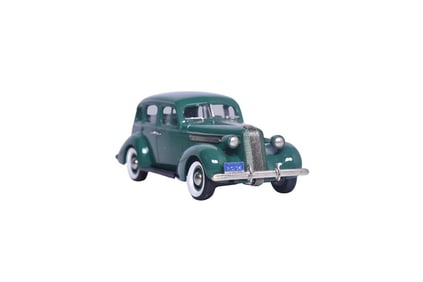 Brooklin PC04 1936 Pontiac Deluxe Six Four-Door Touring Sedan
