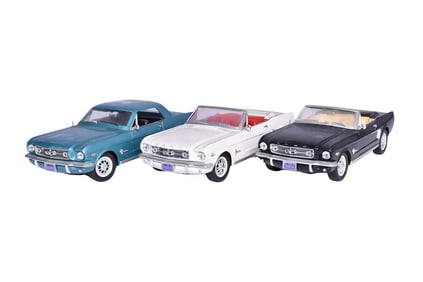 Trio of MIRA 1:18 Die Cast 1965 Ford Mustang Models