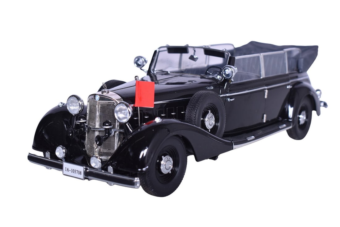 Signature Models 1:18 Die Cast 1938 Mercedes-Benz 770K Pullman Model (1 of 4)