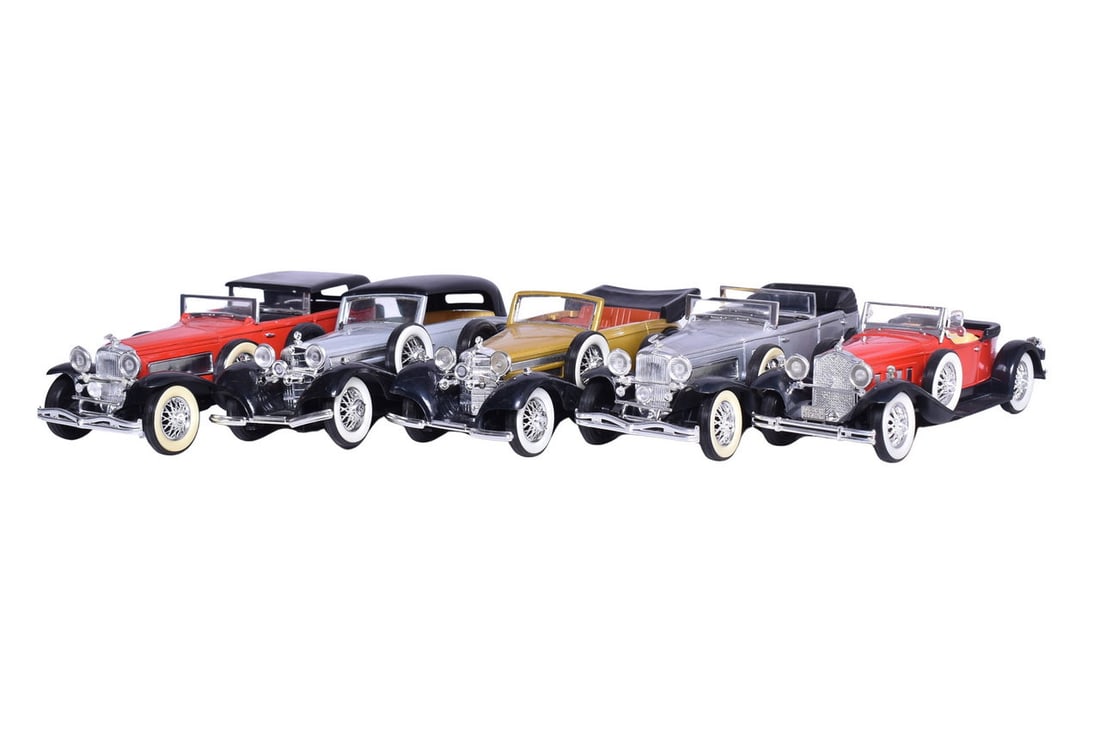 Four MIRA 1:24 Die Cast Convertible Models - Duesenberg, Mercedes Benz 540K, and Packard: Four MIRA 1:24 Die Cast Convertible Models - Duesenberg, Mercedes Benz 540K, and Packard Four MIRA 1:24 die cast convertible models. Includes two Duesenbergs in red and silver, two Mercedes Benz 540K 