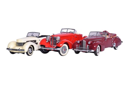 Three 1:24 Die Cast Convertible Models - Franklin Mint 1937 Cord 812 Phaeton Coupe, 1940 Packard,