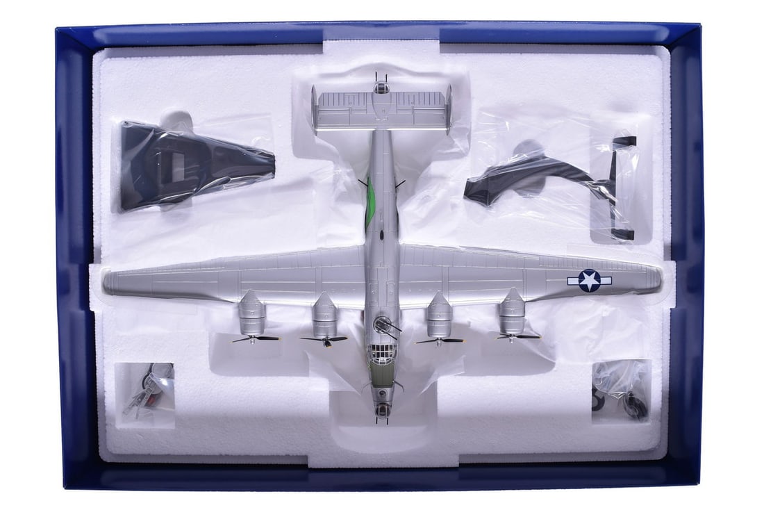 Corgi 1:72 WWII Consolidated B-24J Liberator 'The Dragon And His Tail' Diecast Plane: Corgi 1:72 WWII Consolidated B-24J Liberator 'The Dragon And His Tail' Diecast Plane Replica 1:72 scale diecast WWII Consolidated B-24J Liberator 'The Dragon And His Tail' military plane by Corgi. Ite