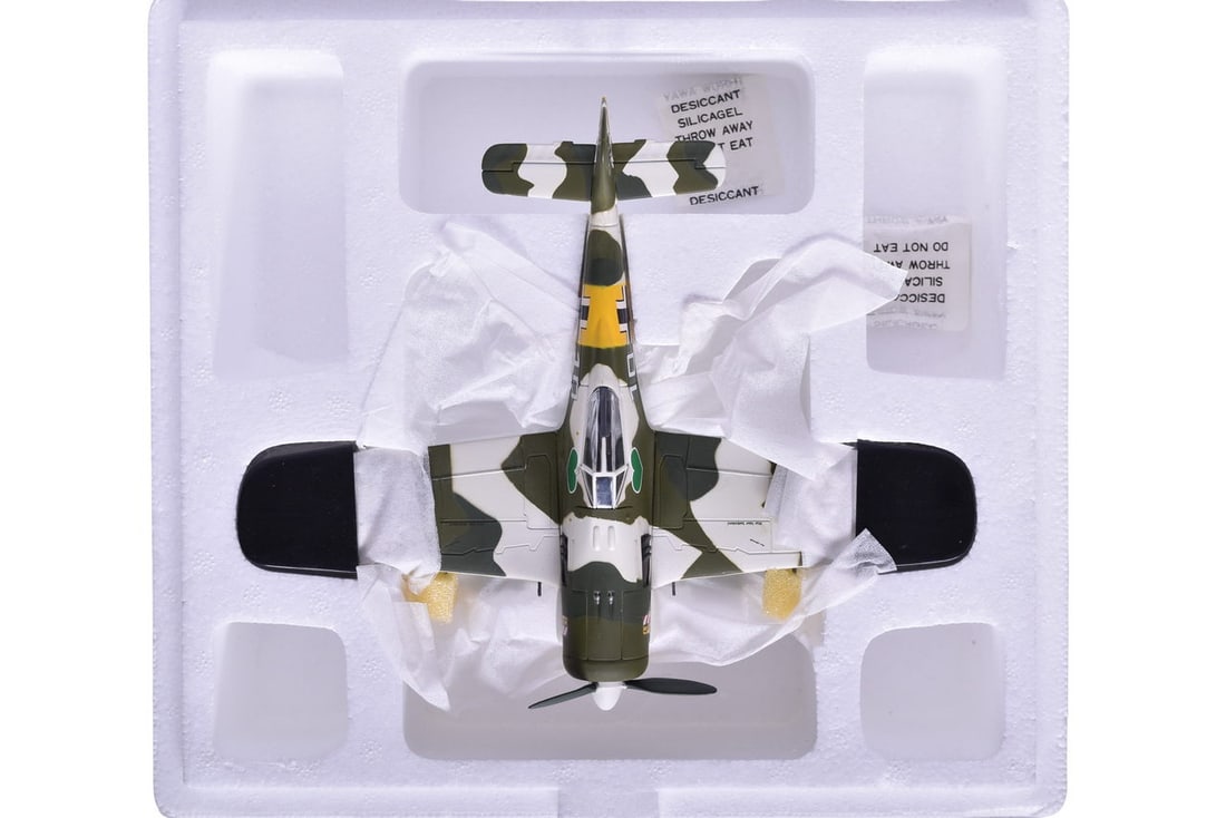 Franklin Mint / Armour Collection 98044 FW-190 Focke Wulf Luftwaffe Diecast Plane (1 of 2)