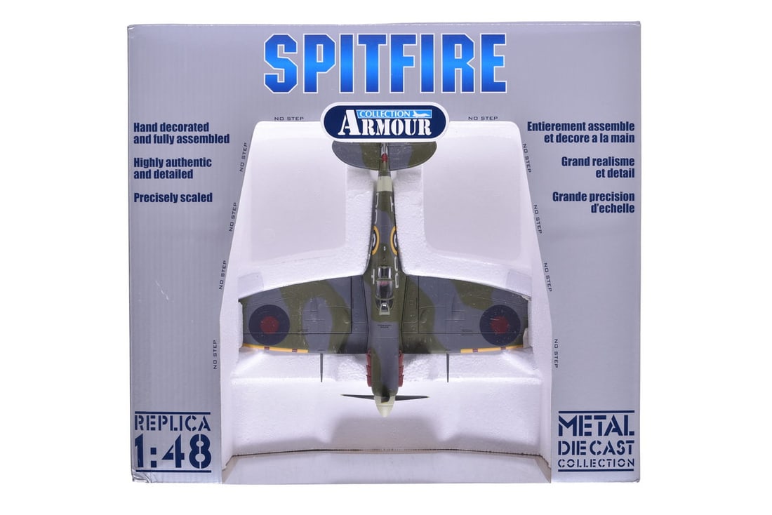 Armour Collection / Franklin Mint 1:48 WWII Spitfire MK.V Diecast Plane (1 of 2)