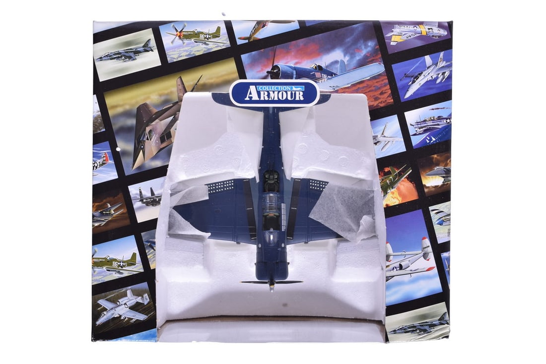 Franklin Mint / Armour Collection 98261 DB1 Dauntless Diecast Plane: Franklin Mint / Armour Collection 98261 DB1 Dauntless Diecast Plane Diecast 1:48 scale Franklin Mint Armour Collection B11B932 ART 98261 DB1 Dauntless plane. New in box with general shelf wear and den