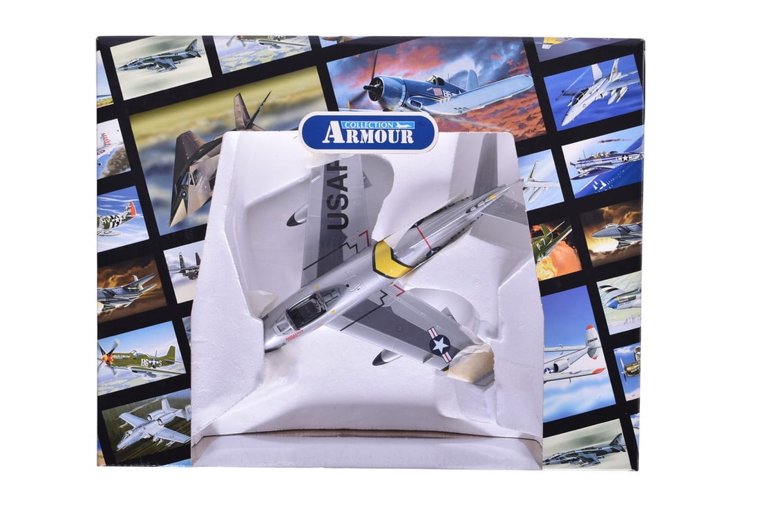 Franklin Mint / Armour Collection B11B927 F86 Sabre USAF "Beauteous Butch II" Diecast Plane (1 of 2)