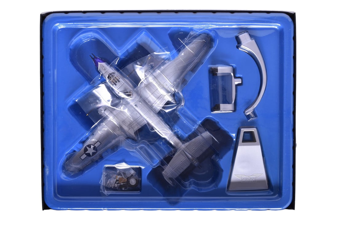 Corgi 1:72 War In The Pacific B25J Mitchell 'Bats Outa Hell' Diecast Plane: Corgi 1:72 War In The Pacific B25J Mitchell 'Bats Outa Hell' Diecast Plane Replica 1:72 scale diecast War In The Pacific B25J Mitchell - 429600 'Bats Outa Hell' military plane by Corgi. Item No. AA353