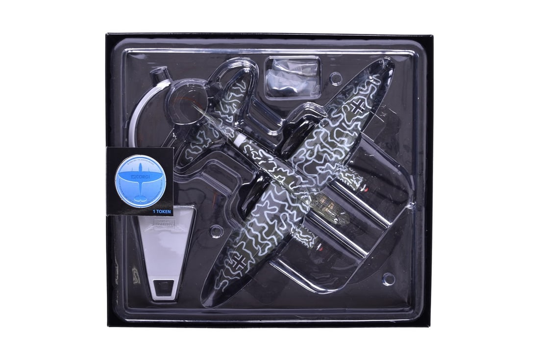 Corgi 1:72 AA36704 Junkers Ju88A-6 - PN+MT KG54 Diecast WWII Military Plane: Corgi 1:72 AA36704 Junkers Ju88A-6 - PN+MT KG54 Diecast WWII Military Plane Replica 1:72 scale die cast Junkers Ju88A-6 - PN+MT, KG54, Rzym, Wlochy, Toskania, Italy 1943 military plane by Corgi Aviati