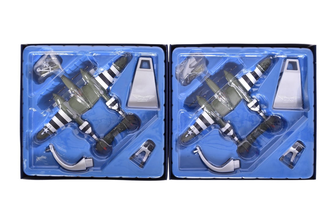 Pair of Corgi 1:72 US36603 P-38J Lightning of Capt Robin Olds Diecast WWII Plane - Fighter Ace (1 of 2)