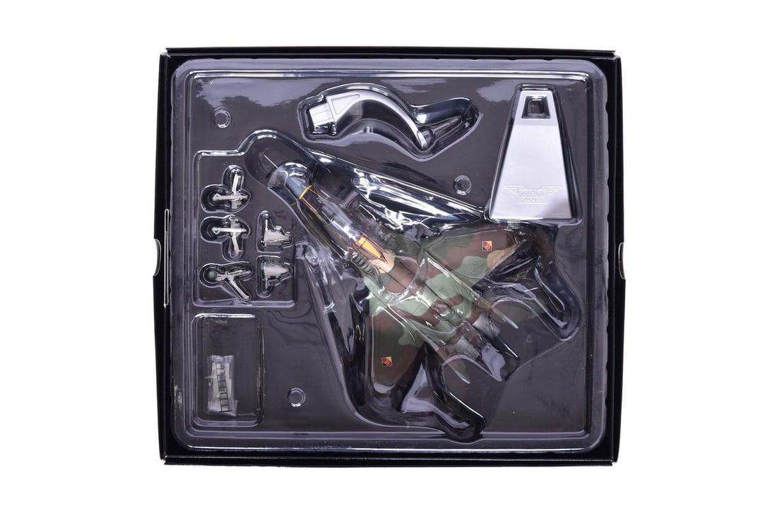 Corgi 1:72 AA37501 MiG 29 Fulcrum-A East German Air Force Diecast Military Jet Plane (1 of 2)