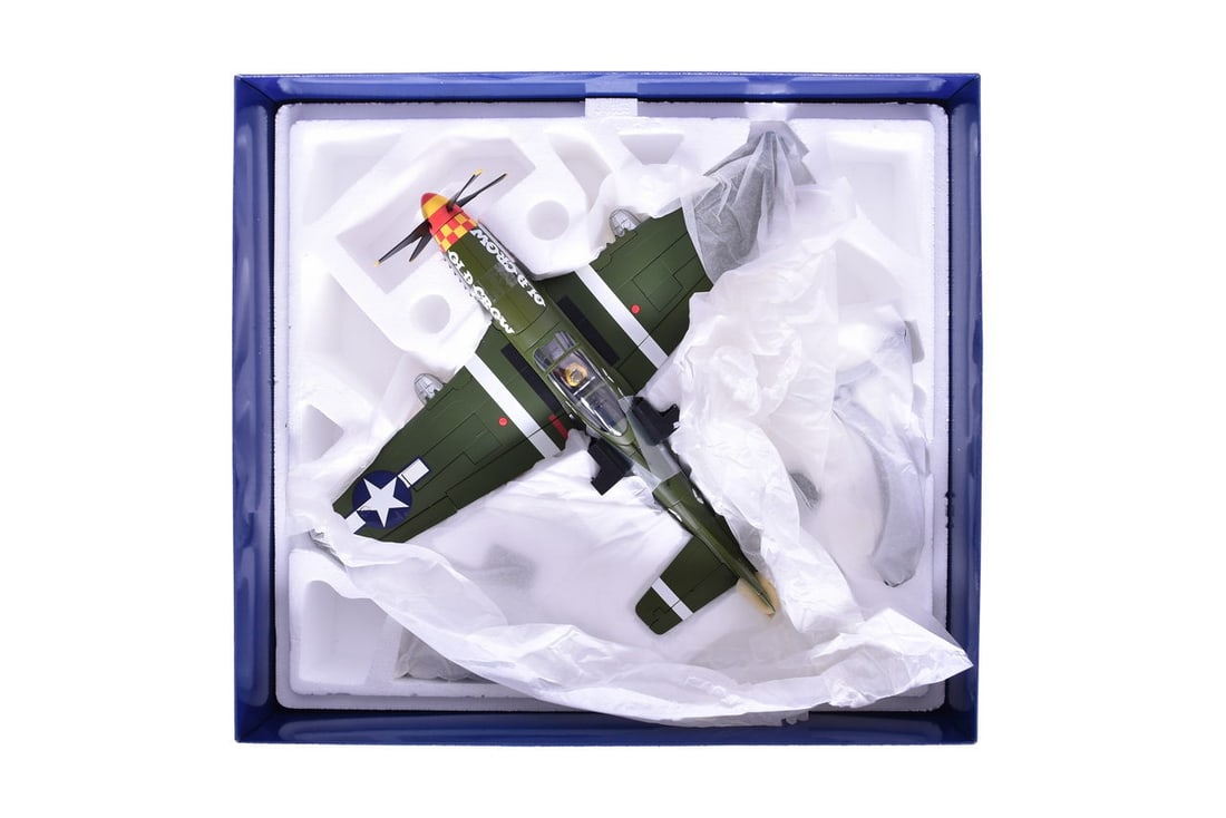 Corgi 1:32 AA34402 P-51D-10-NA Mustang "Old Crow" Diecast WWII Military Plane (1 of 2)