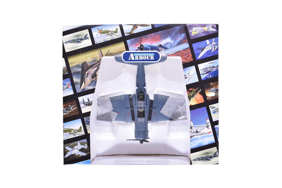 Armour Collection / Franklin Mint 1:48 DB 1 Dauntless Diecast Plane: Armour Collection / Franklin Mint 1:48 DB 1 Dauntless Diecast Plane Replica 1:48 scale diecast DB 1 Dauntless military plane by Armour Collection. Item No. B11 B933 98260. New in box with minimal shel