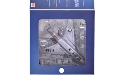 Hobby Master 1:72 F-100D Super Sabre USAF Tan Son Nhut Diecast Military Plane