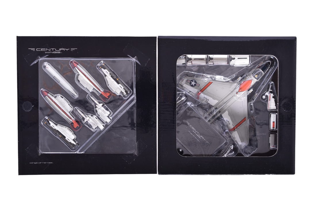 Century Wings 1:72 A-7E Corsair II US Navy Sidewinders Diecast Plane 589308 - NIB: Century Wings 1:72 A-7E Corsair II US Navy Sidewinders Diecast Plane 589308 - NIB Replica 1:72 scale die cast A-7E Corsair II US Navy VA-86 Sidewinders AJ400 1978 military plane by Century Wings Wings