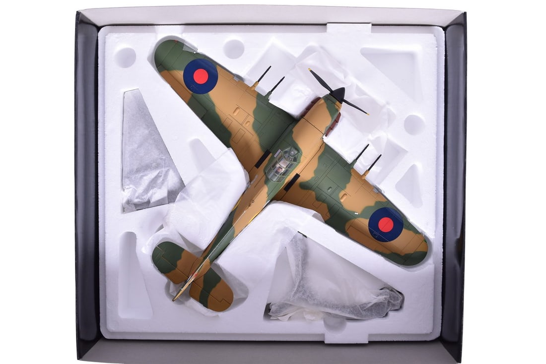 Corgi 1:32 AA35502 Hawker Hurricane IIC AOC Malta Diecast WWII Military Plane: Corgi 1:32 AA35502 Hawker Hurricane IIC AOC Malta Diecast WWII Military Plane Replica 1:32 scale die cast Hawker Hurricane IIC - AOC Malta, Air Vice Marshall K R Park, Luqa, Malta 1942 military plane