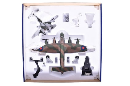 Corgi 1:72 AA99133 Avro Lancaster B VI & DH Mosquito B Mk. IX Diecast Pathfinder Plane Set