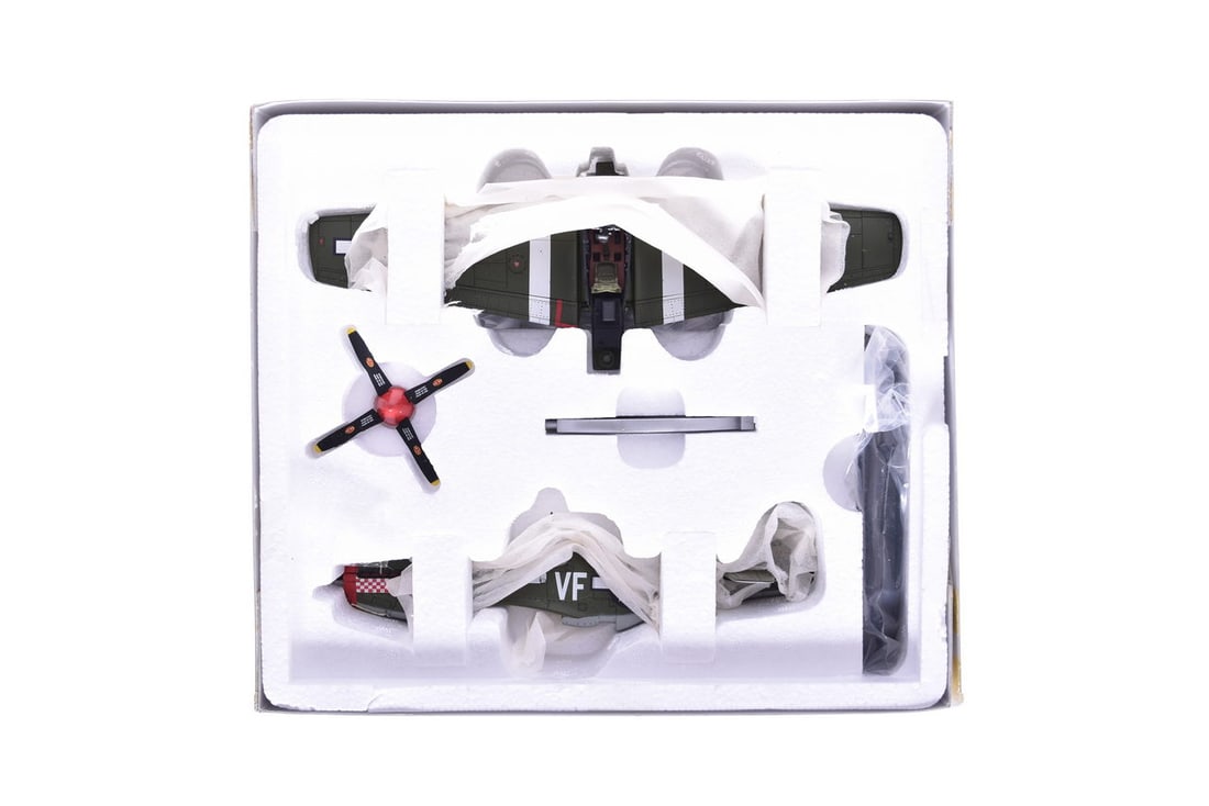 Eagles International 1:48 P-51B Mustang "Shangri-La" Diecast Plane: Eagles International 1:48 P-51B Mustang "Shangri-La" Diecast Plane Replica 1:48 scale diecast P-51B Mustang "Shangri-La" military plane by Eagles International. Item 10001. New in box with mild shelf