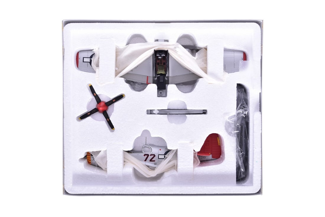 Eagles International 1:48 P-51B Mustang "Ina The Macon Belle" Diecast Plane: Eagles International 1:48 P-51B Mustang "Ina The Macon Belle" Diecast Plane Replica 1:48 scale diecast North American P-51B Mustang "Ina The Macon Belle" military plane by Eagles International. Item 1