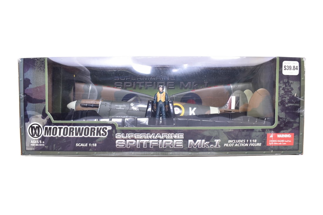 Motorworks / 21 Century Toys 1:18 Supermarine Spitfire MK. I Model Plane (1 of 2)
