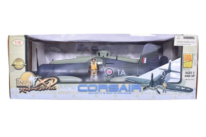 The Ultimate Soldier / 21 Century Toys 1:18 WWII F4Y-1D Corsair Model Plane
