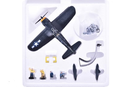 Corgi 1:72 F4U-1D Corsair Diecast Plane w/ Carrier Deck Set