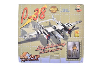 The Ultimate Soldier 1:18 WWII P-38 Lighting Interceptor Military Plane w/ Pilot