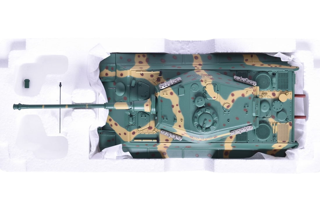 Minichamps 1:35 Panzerkampfwagen VI Tiger II Diecast German Military Tank (1 of 3)