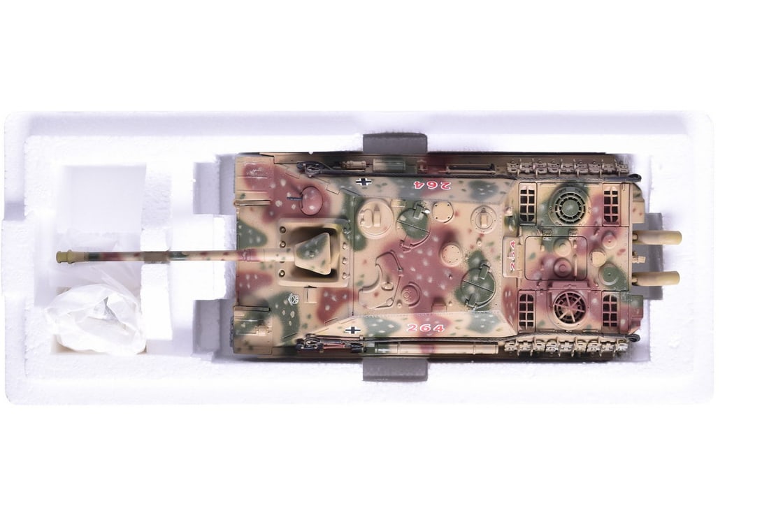 Minichamps 1:35 Panzerkampfwagen V Panther AUSF. G Diecast German Military Tank (1 of 3)