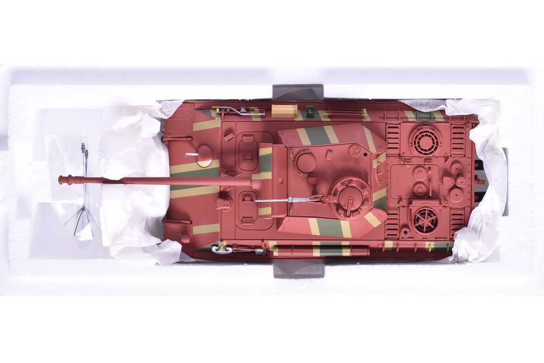 Minichamps 1:35 Panzerkampfwagen VI Tiger II Diecast WWII Battle of the Bulge German Military Tank: Minichamps 1:35 Panzerkampfwagen VI Tiger II Diecast WWII Battle of the Bulge German Military Tank Replica 1:35 scale die cast Panzerkampfwagen VI Tiger II Schwere Panzerabteilung 501 Ardennenoffensiv