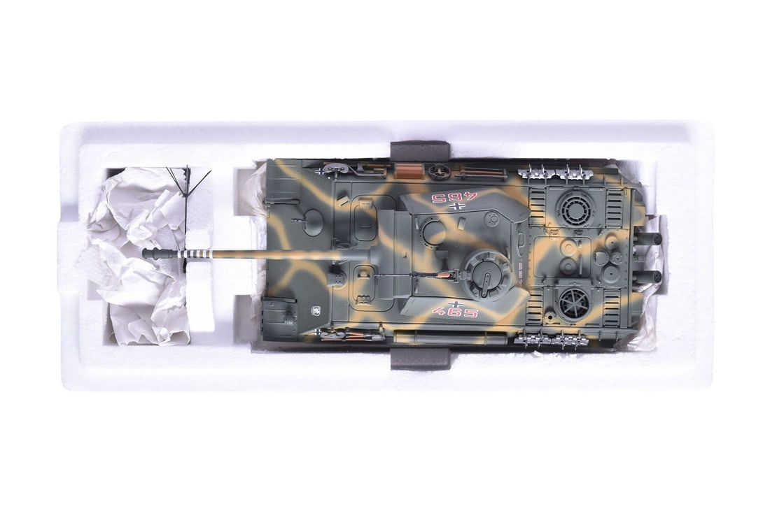 Minichamps 1:35 Panzerkampfwagen V Panther AUSF. G Diecast German Military Tank (1 of 3)