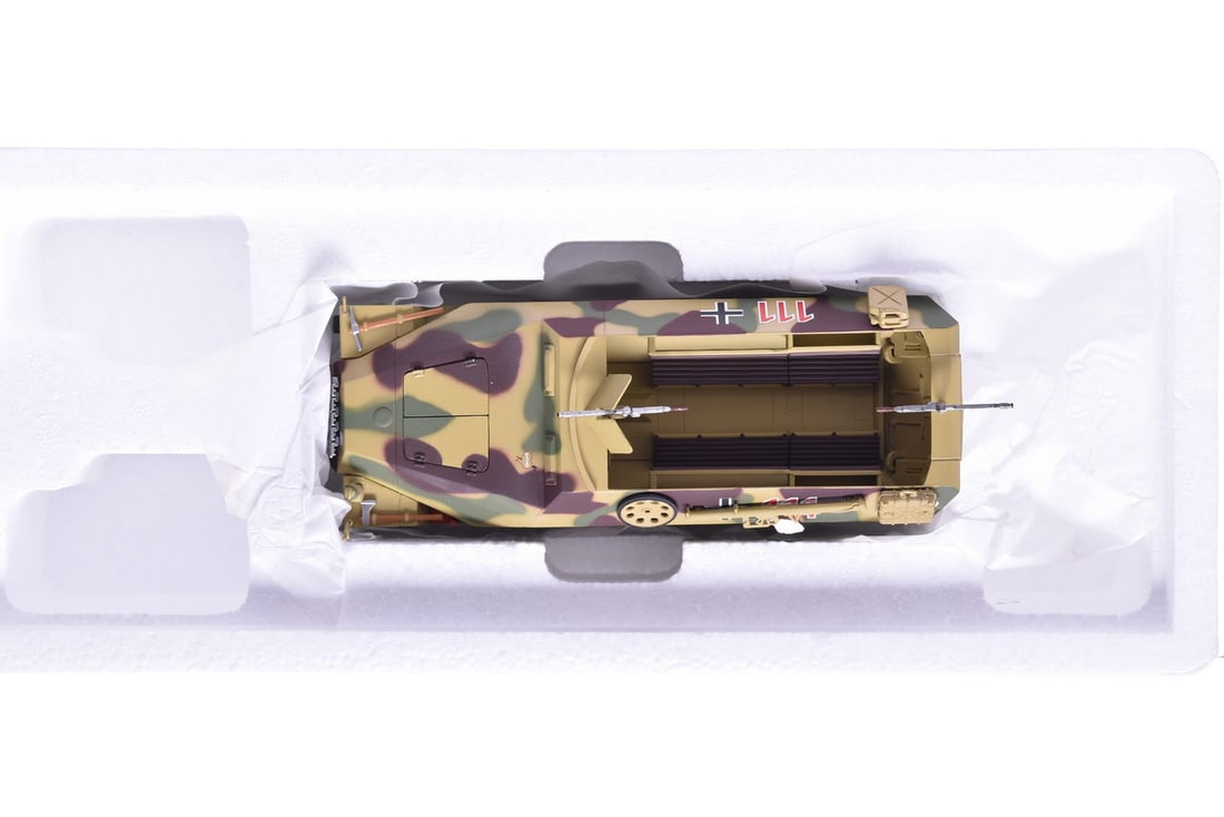 Minichamps 1:35 German Sd.Kfz. 251/1 Diecast WWII Military Tank (1 of 2)