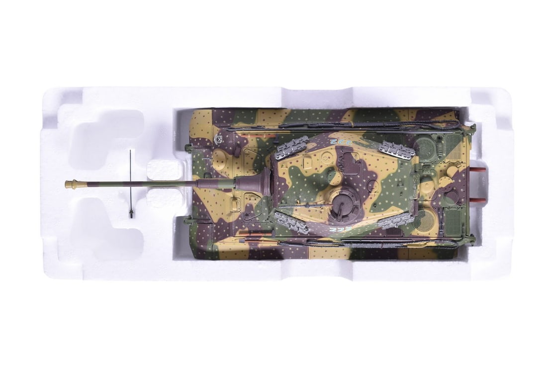 Minichamps 1:35 Panzerkampfwagen VI Tiger II "Battle of the Bulge" Diecast WWII German Military Tank (1 of 3)