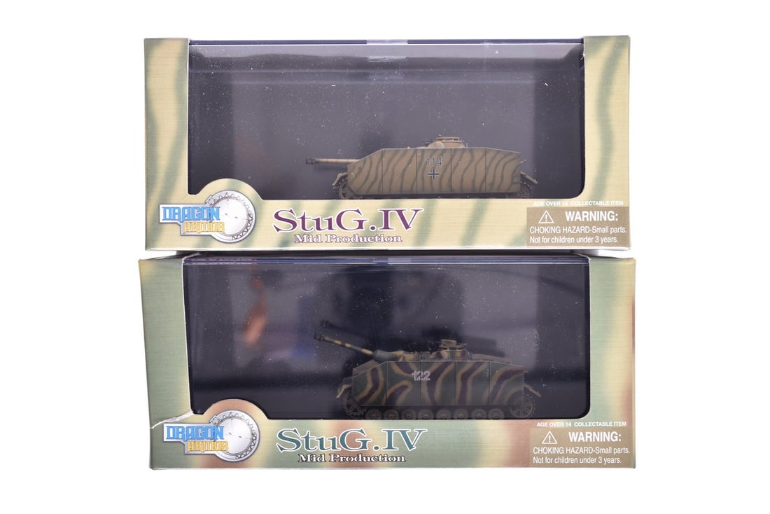 Pair of Dragon Armor 1:72 StuG.IV Mid Production Diecast WWII Military Tanks: Pair of Dragon Armor 1:72 StuG.IV Mid Production Diecast WWII Military Tanks Pair of replica 1:72 scale die cast Sd.Kfz.167 StuG.IV Mid Production military tanks by Dragon Armor Models. Includes Italy