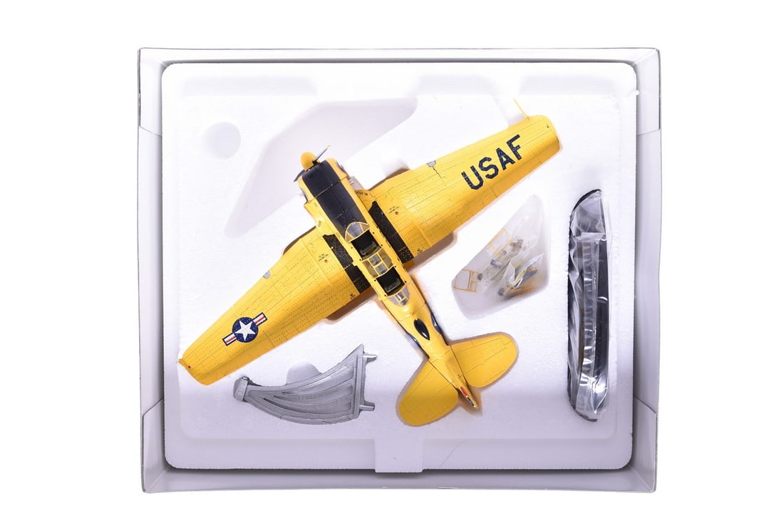Eagles International 1:48 T-6/SNJ Texan/Harvard Diecast Plane - PARTS ONLY: Eagles International 1:48 T-6/SNJ Texan/Harvard Diecast Plane - PARTS ONLY Replica 1:48 scale diecast T-6/SNJ Texan/Harvard 1947-48 USAF Advanced Trainer military plane by Eagles International. Item N