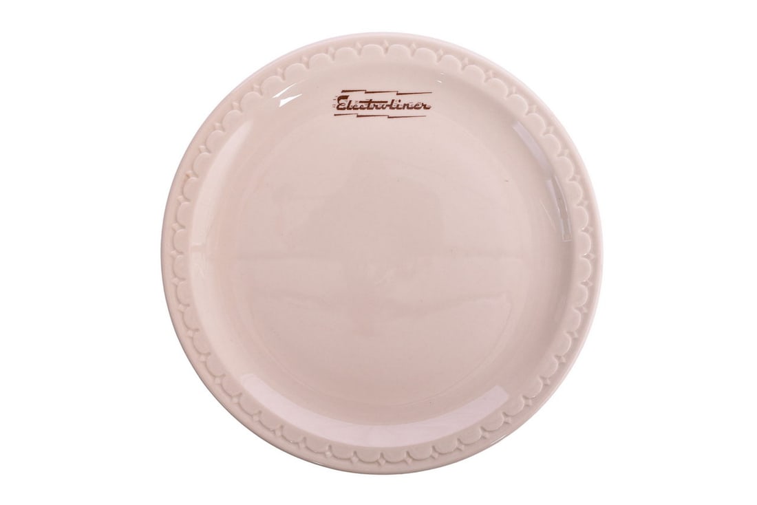 Scarce Chicago North Shore & Milwaukee Railroad China Electroliner Dinner Plate 9": Scarce Chicago North Shore & Milwaukee Railroad China Electroliner Dinner Plate 9" A 9" china dinner plate for the Chicago North Shore & Milwaukee Railroad in the Electroliner pattern, top marked Elec